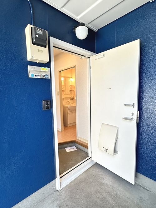 エスポワールB 玄関