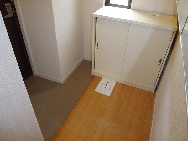 栄幸マンション 玄関