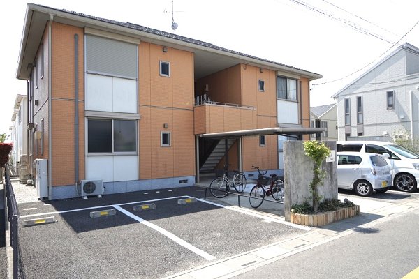 Y's　Two 201号室 外観