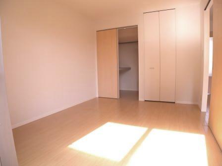 サニーヒルズ ベッドルーム