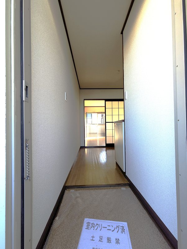 コーポナミキA 玄関