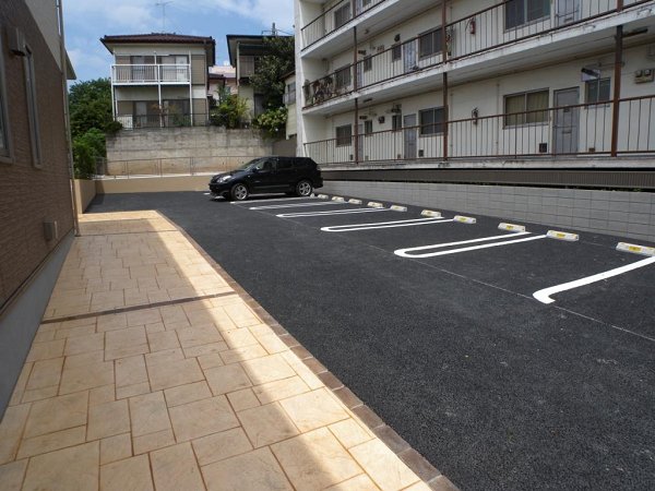フォンターナ南浦和弐番館 駐車場