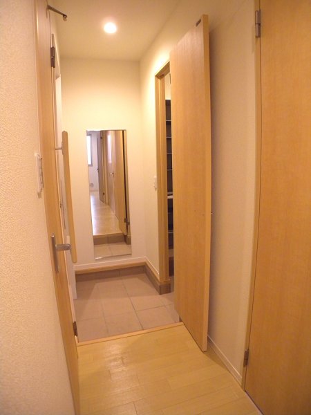アイアンロマネスク向原台B 玄関