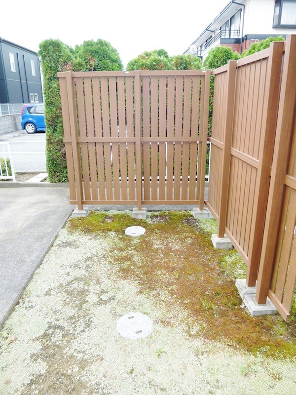 茨城県牛久市中央４丁目 庭