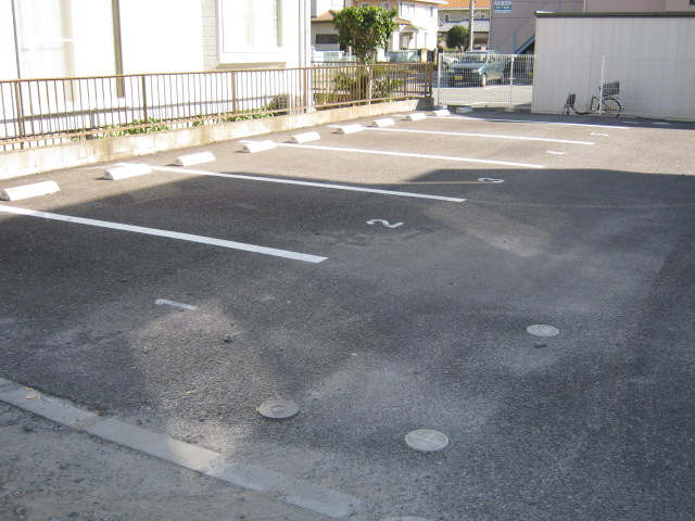 茨城県牛久市南２丁目 駐車場