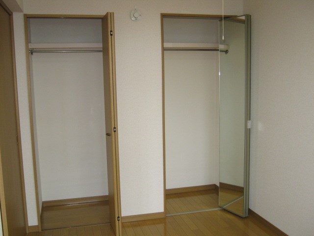 ヒーロー1番館 収納