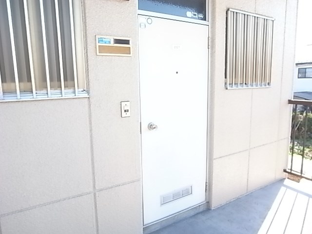 グッティ・ハイツ 玄関