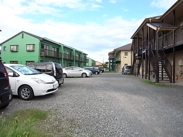 ロイヤルハイツ壱番館Ｂ棟 駐車場
