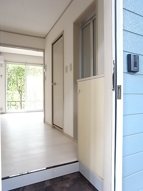 モーニングハイツ 玄関