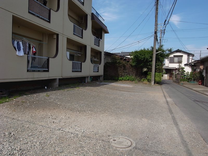 諏訪マンションB棟 駐車場