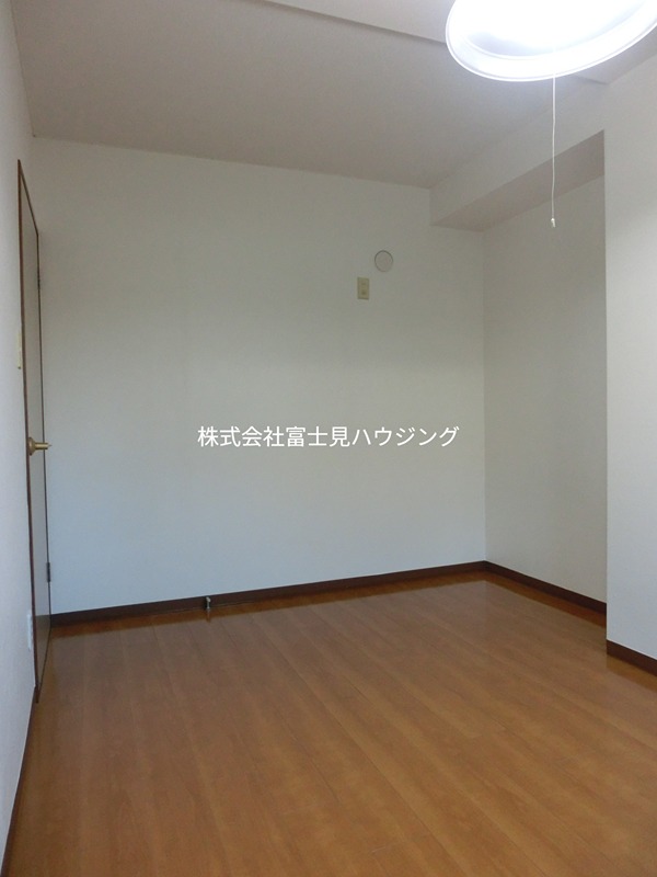シャトル南台 ベッドルーム
