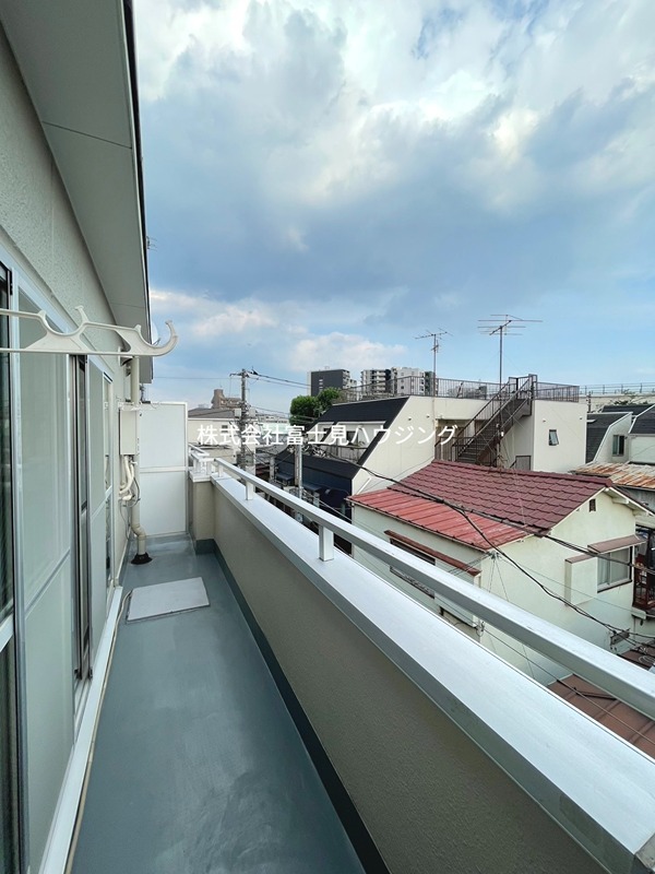 シャトル南台 ベランダ