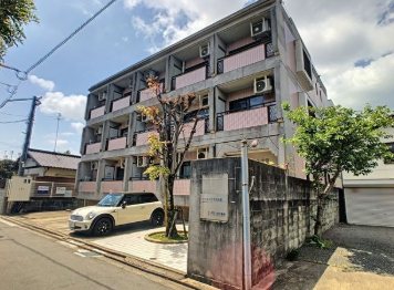 ウェルスロコ九大前 外観