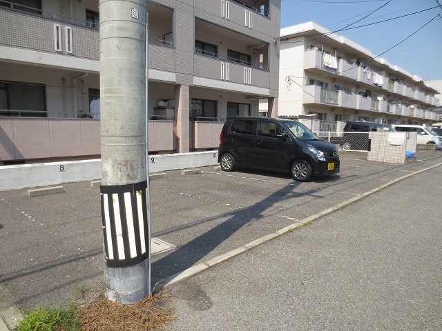 ヴィラ平林Ⅱ 駐車場