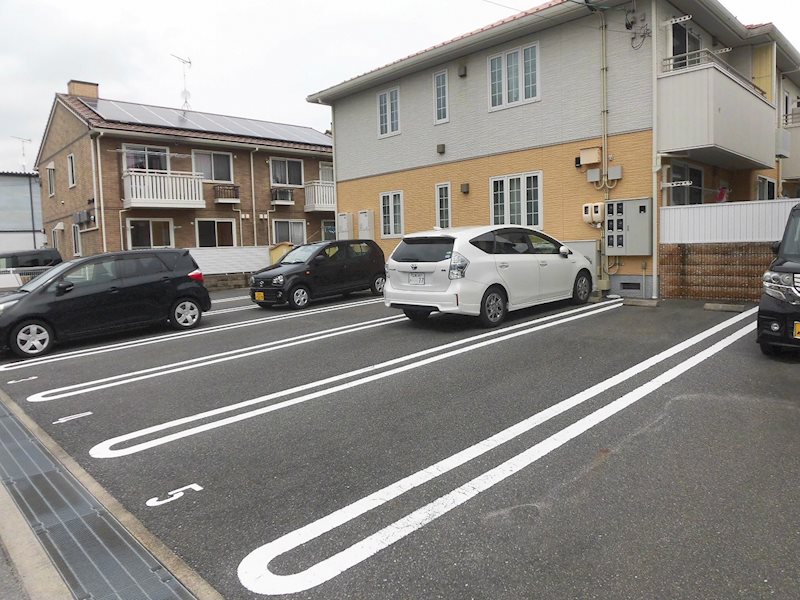 カリーノスクエア 駐車場