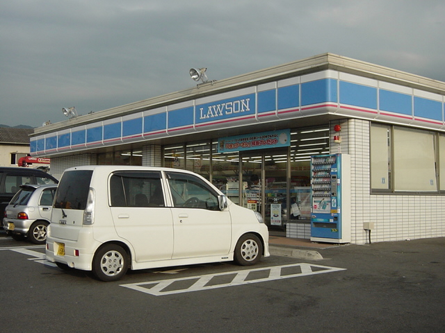 カリーノスクエア コンビニ