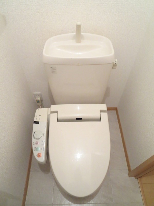 アドミラブールA棟 トイレ