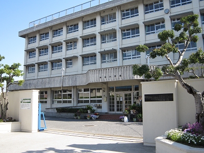 アーバン久保本 小学校