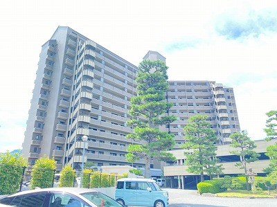 ロイヤルビュー一茶苑 外観