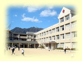 ロイヤルビュー一茶苑 小学校