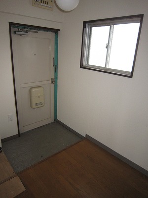 池広ビル 玄関
