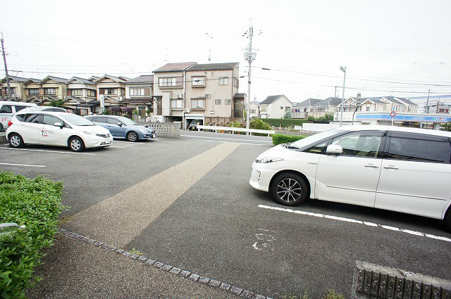 ディアス21 駐車場