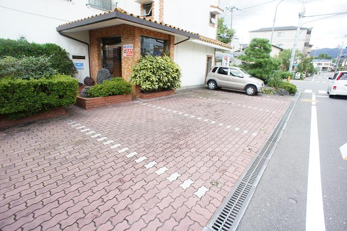 アサワハイツ 駐車場