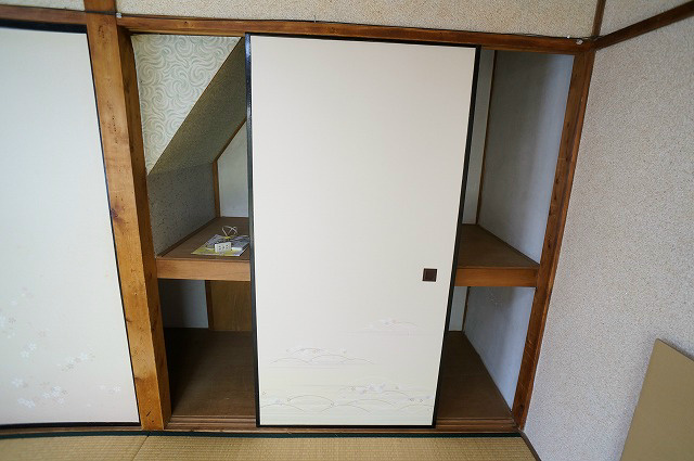鶏冠井町上古短期貸家 収納