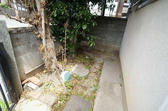 鶏冠井町上古短期貸家 エントランス