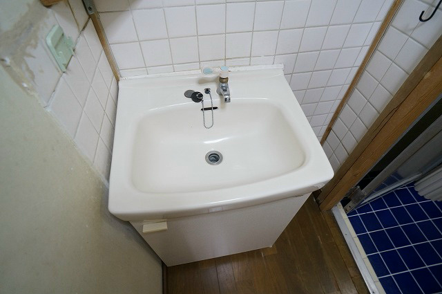 鶏冠井町上古短期貸家 洗面所
