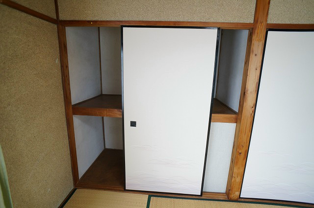 鶏冠井町上古短期貸家 収納