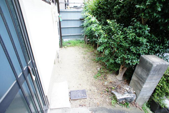 寺戸町山縄手貸家 庭