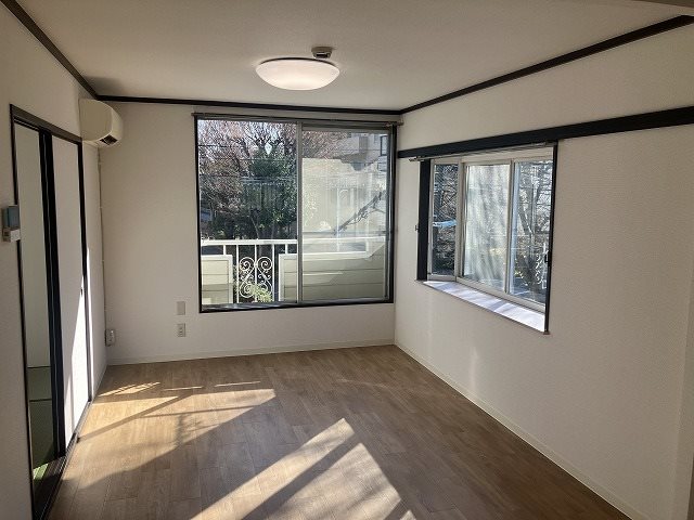 ホワイティ－柿の木坂 リビング