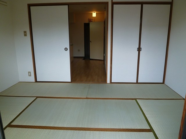 クレセントハウス 玄関