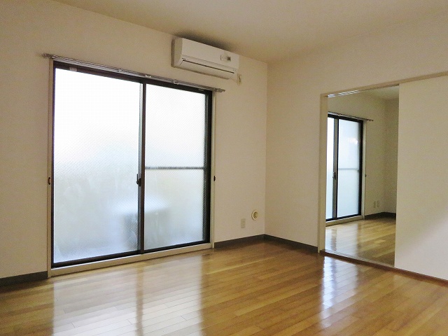 パーシモンコート リビング