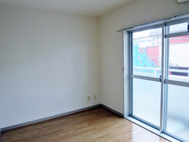 クリスタル三軒茶屋PartⅠ303号 玄関
