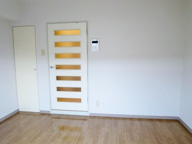 クリスタル三軒茶屋PartⅠ303号 リビング