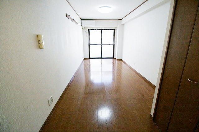リュミエ学芸大学 玄関