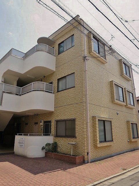 ヴィラージュ・コウノ 102号室 外観