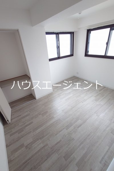 エバーグリーンサトモ ベッドルーム