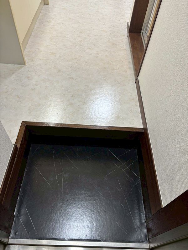 アムール中根 玄関