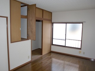 弥生町６丁目戸建 リビング