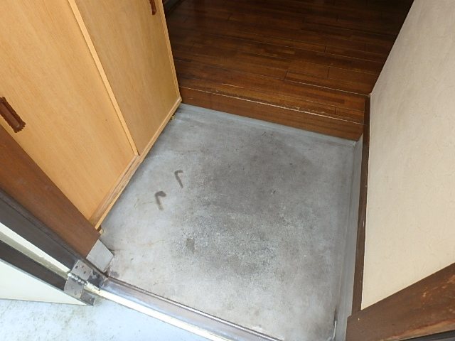 メープルハイツ 玄関