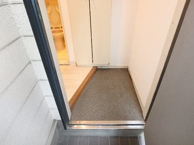 シティハイツ草加 玄関