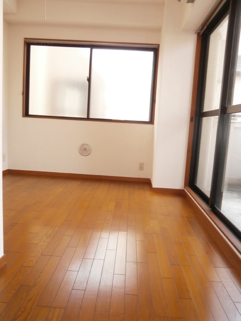 沼部ビル リビング