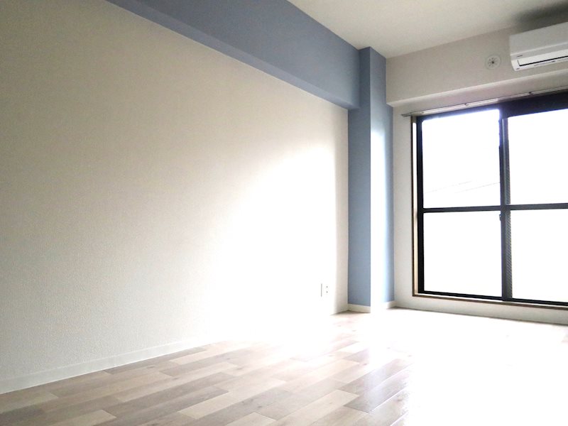 コンフォール岸谷 リビング