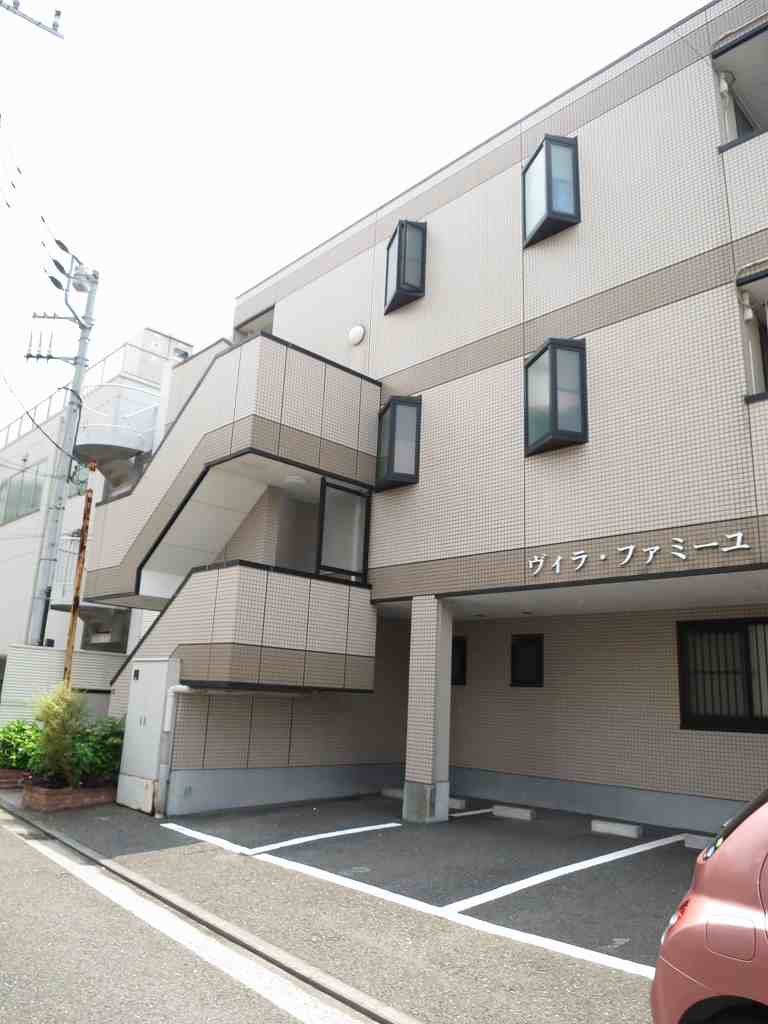 ヴィラ・ファミーユ 201号室 外観