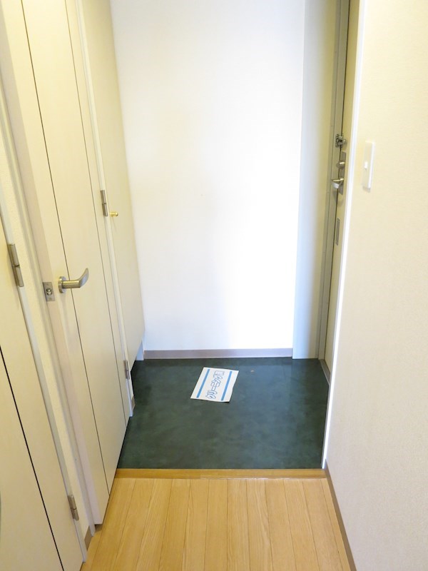 マンマミーア横浜 玄関