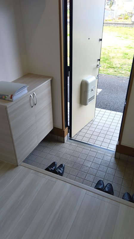 エリー　Ａ棟 玄関