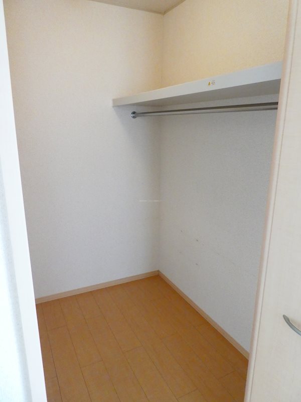 クレセント 収納